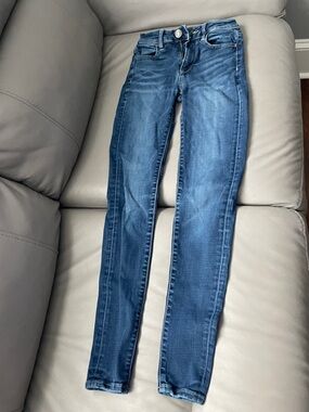 American Eagle Outfitters Skinny Jeans in Medium Blue Wash
